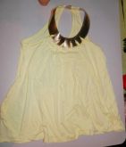 blusa colar dourado