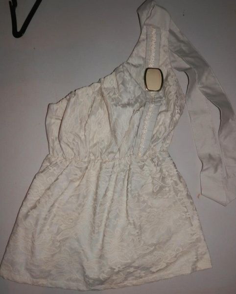 blusa de um ombro só (toda rendada)